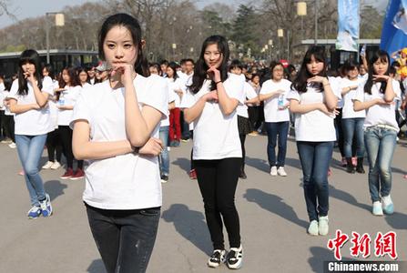 冯绍峰与新女友超市购物